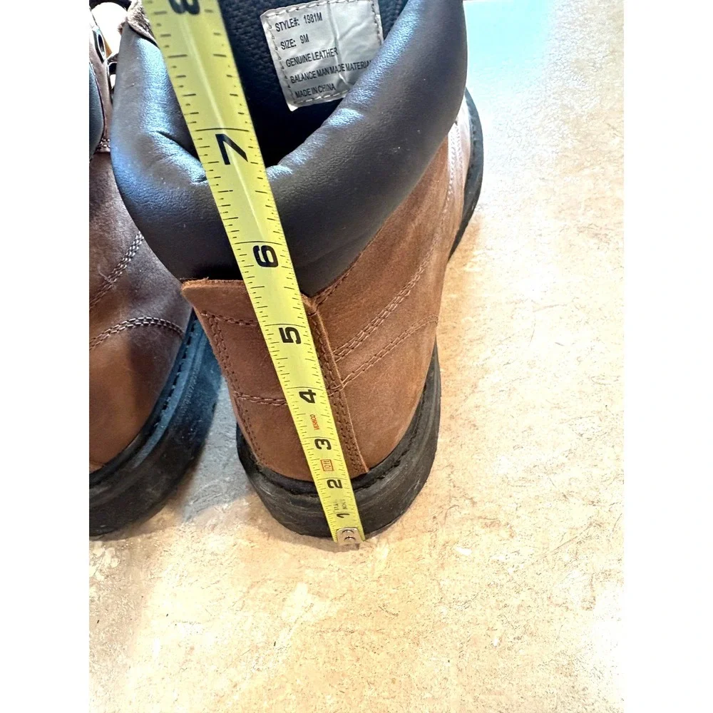 Old Mill leather suede work boots  round toe lace-up  Size 9M